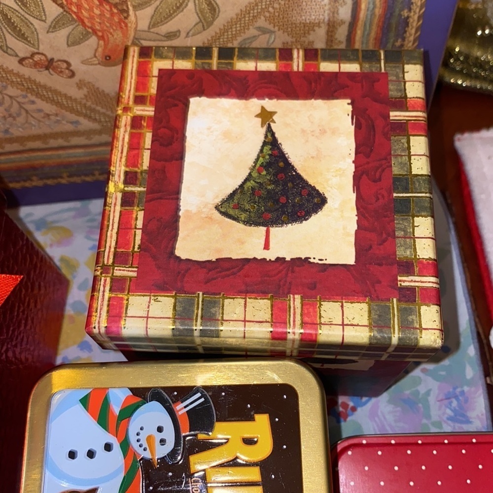 Bundle of 14 Christmas gift boxes 7 gift boxes and 7 tin boxes - Picture 12 of 12